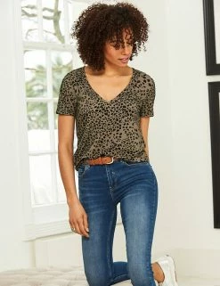 Buy 🔔 SOSANDAR Women Jersey Animal Print V-Neck T-Shirt ⭐ -Women's Holiday Shop Sales SD 08 T83 4149 KA X EC 3